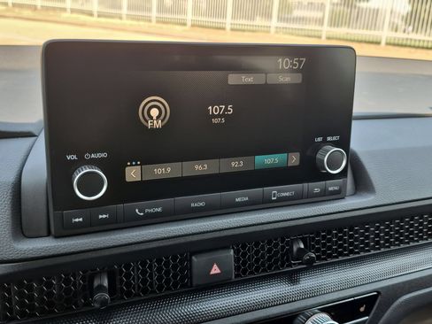Used 2023 Honda CR-V EX image 17