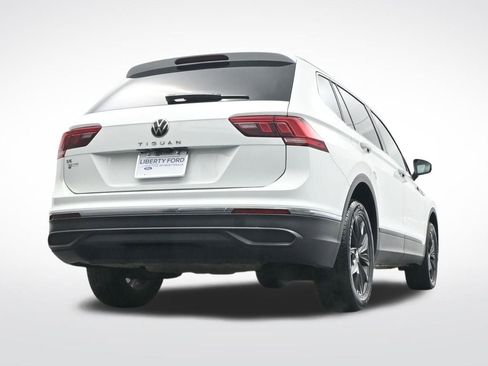 Used 2024 Volkswagen Tiguan SE image 38