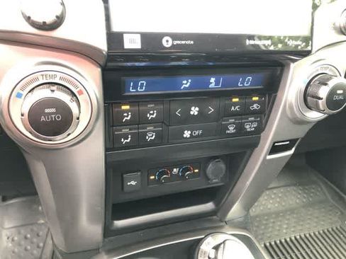 Used 2020 Toyota 4Runner Limited AWD/4WD image 28