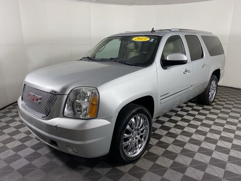 Used 2013 GMC Yukon XL Denali AWD/4WD image 9