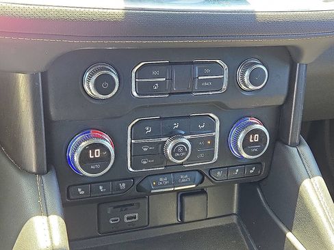 Used 2021 GMC Yukon AT4 w/ Technology Package AWD/4WD image 31