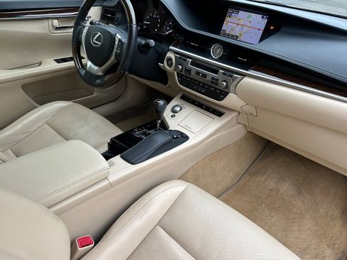 Used 2015 Lexus ES 350 image 19