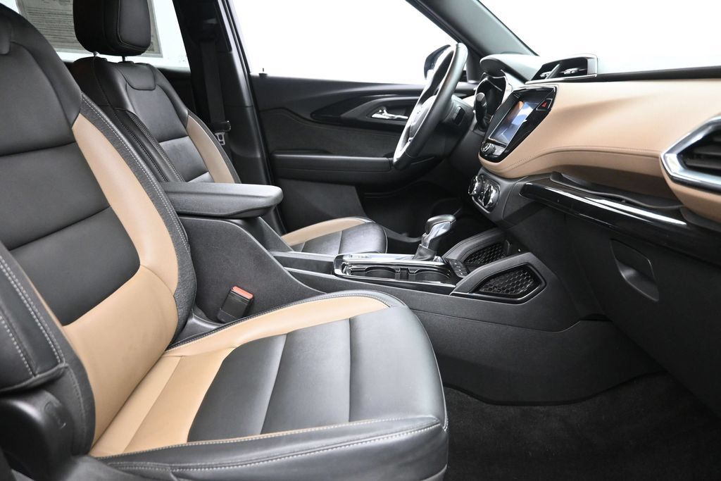 Used 2021 Chevrolet TrailBlazer ACTIV w/ Technology Package AWD/4WD image 9
