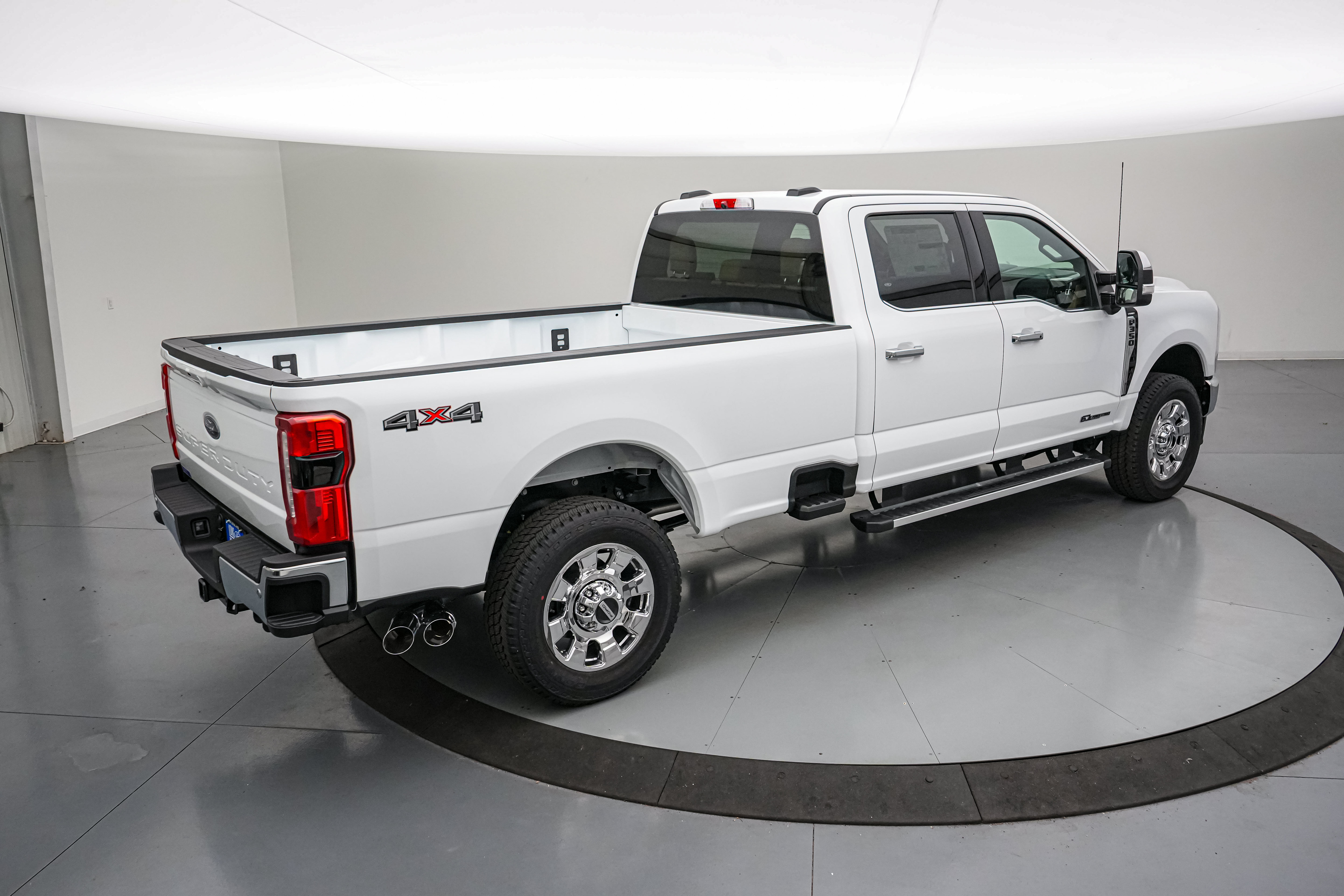 New 2026 Ford F350 Lariat w/ Chrome Package AWD/4WD image 4