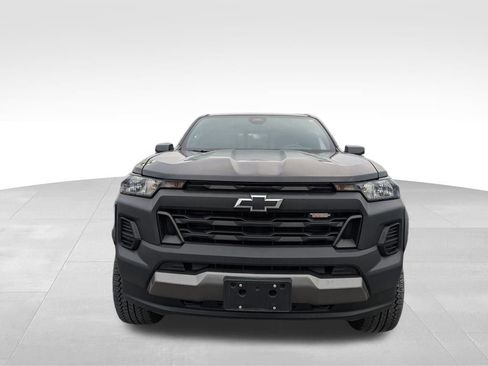 Used 2024 Chevrolet Colorado Trail Boss w/ Advanced Trailering Package image 2