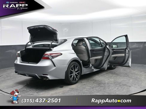 Used 2021 Toyota Camry SE image 25