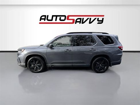 Used 2025 Honda Pilot Black Edition image 4