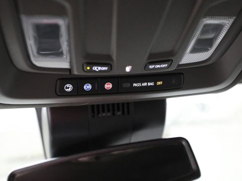 Used 2025 GMC Sierra 1500 SLT image 25