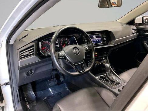 Used 2019 Volkswagen Jetta SE FWD image 14