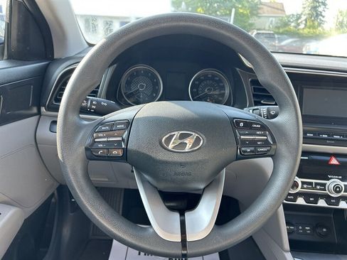 Used 2020 Hyundai Elantra SE w/ Convenience Package (C2) FWD image 13