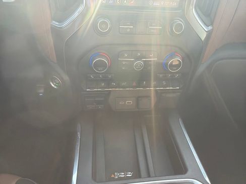 Used 2020 Chevrolet Silverado 2500 High Country w/ Technology Package AWD/4WD image 25
