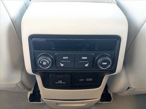 Used 2023 GMC Acadia Denali image 16