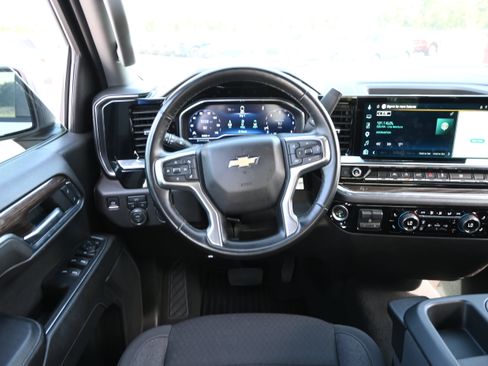 Used 2025 Chevrolet Silverado 1500 LT AWD/4WD image 27