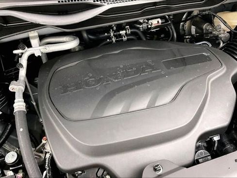 New 2026 Honda Odyssey Touring image 14