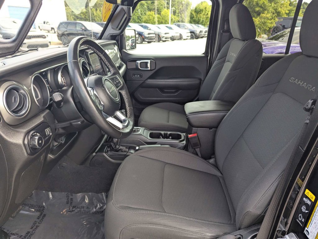 Used 2023 Jeep Wrangler Unlimited Sahara w/ Cold Weather Group AWD/4WD image 19