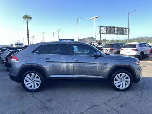 Certified 2021 Volkswagen Atlas Cross Sport SE w/ Panoramic Sunroof Package FWD image 27