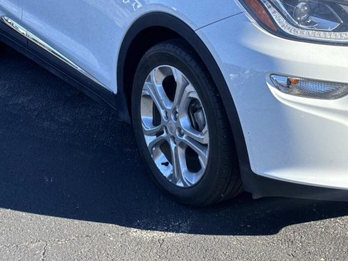 Used 2018 Chevrolet Bolt LT image 5