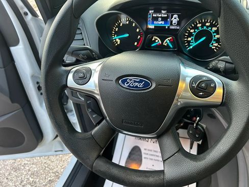 Used 2016 Ford Escape SE FWD image 18