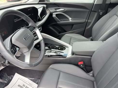 Certified 2025 Audi Q5 Premium w/ Convenience Package AWD/4WD image 12