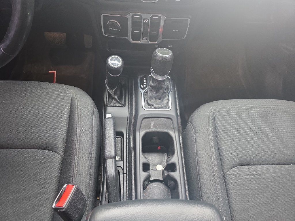Used 2021 Jeep Gladiator Sport AWD/4WD image 13