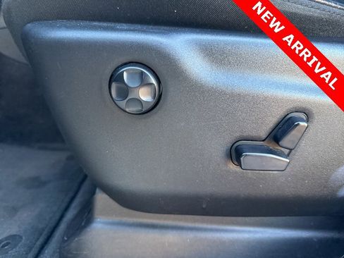 Used 2018 Jeep Grand Cherokee Altitude image 12