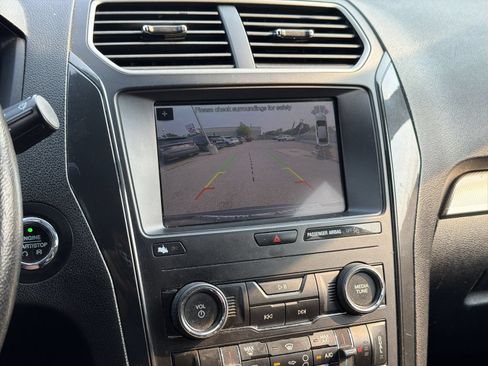 Used 2019 Ford Explorer XLT w/ Equipment Group 202A FWD image 29
