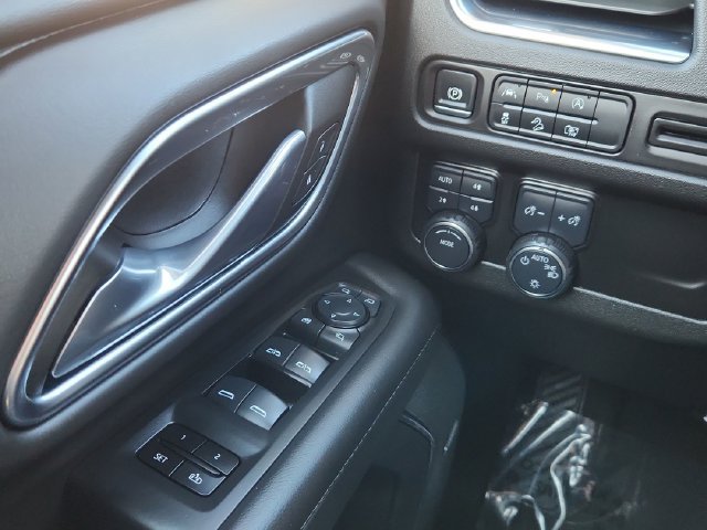 Used 2024 Chevrolet Tahoe Z71 w/ Luxury Package AWD/4WD image 38