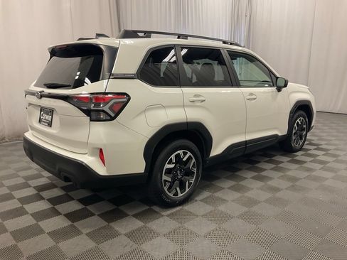 Used 2025 Subaru Forester Premium AWD/4WD image 2