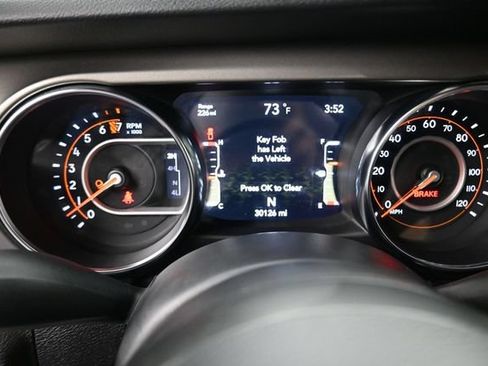Used 2021 Jeep Gladiator Sport AWD/4WD image 10