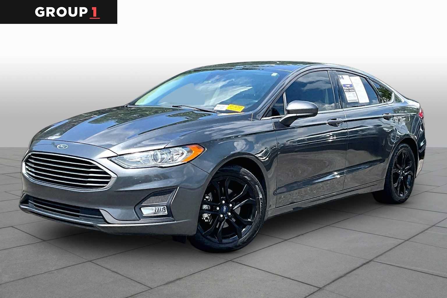 Used 2019 Ford Fusion SE w/ Equipment Group 151A FWD image 1