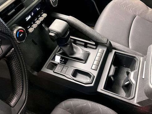 Used 2024 Toyota Tacoma SR image 15