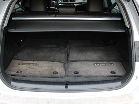 Used 2012 Lexus CT 200h Premium image 17