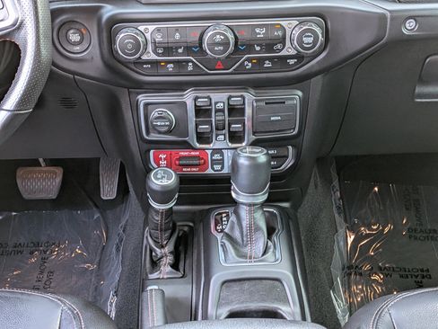 Used 2022 Jeep Wrangler Unlimited Rubicon w/ Trailer Tow Package AWD/4WD image 20
