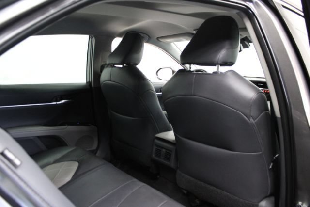 Used 2019 Toyota Camry XLE FWD image 22