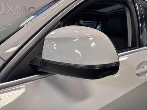 Used 2024 BMW X7 xDrive40i image 6