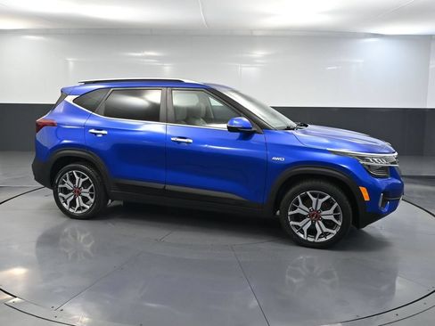 Used 2021 Kia Seltos SX w/ SX Sunroof Package AWD/4WD image 4