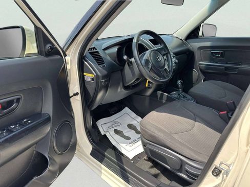 Used 2012 Kia Soul FWD image 12