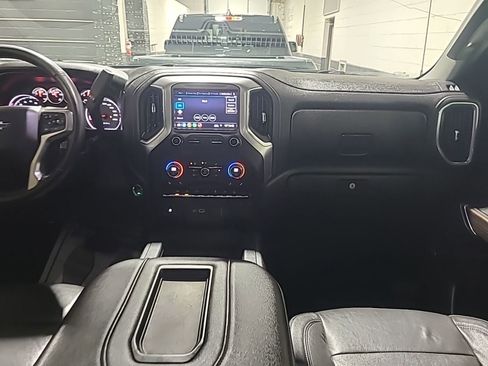 Used 2019 Chevrolet Silverado 1500 LT Trail Boss image 8