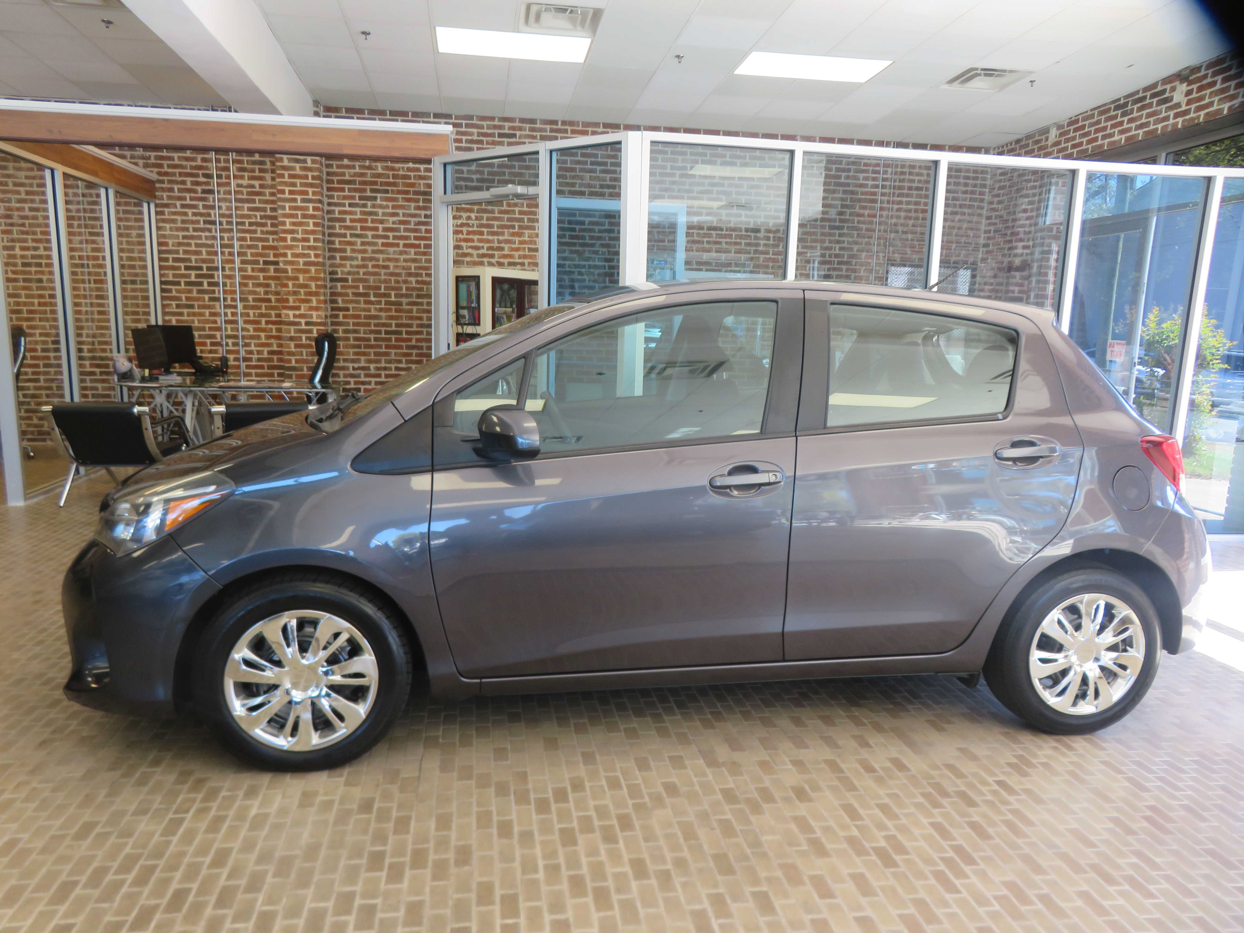 Used 2015 Toyota Yaris L FWD image 62