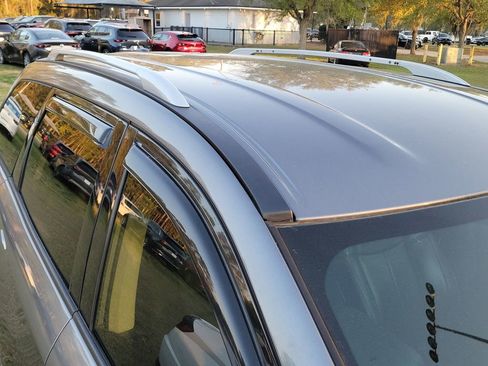 Used 2017 Nissan Pathfinder SV image 9