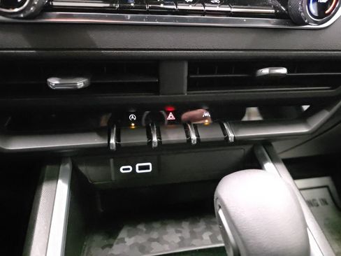 Used 2023 Chevrolet Colorado Trail Boss w/ Advanced Trailering Package image 19