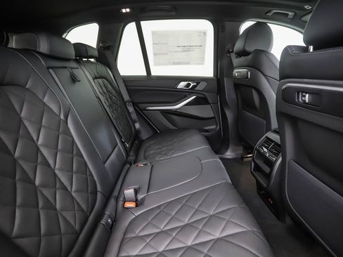 Used 2026 BMW X5 xDrive40i w/ M Sport Package image 25