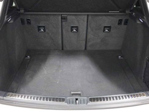 Certified 2025 Porsche Macan image 41