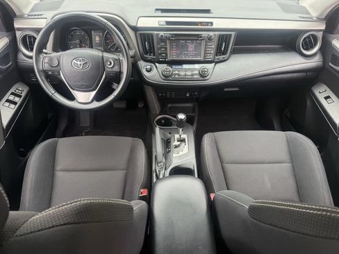 Used 2018 Toyota RAV4 XLE AWD/4WD image 11