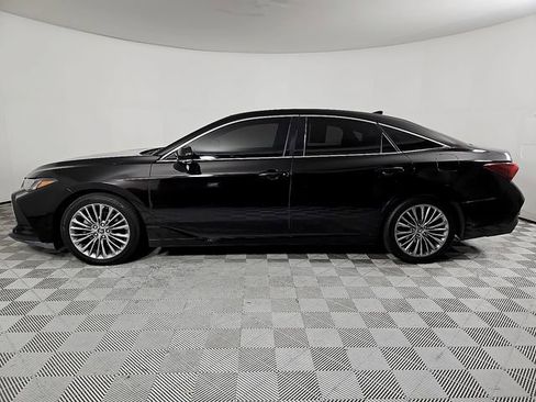 Used 2019 Toyota Avalon Limited image 7