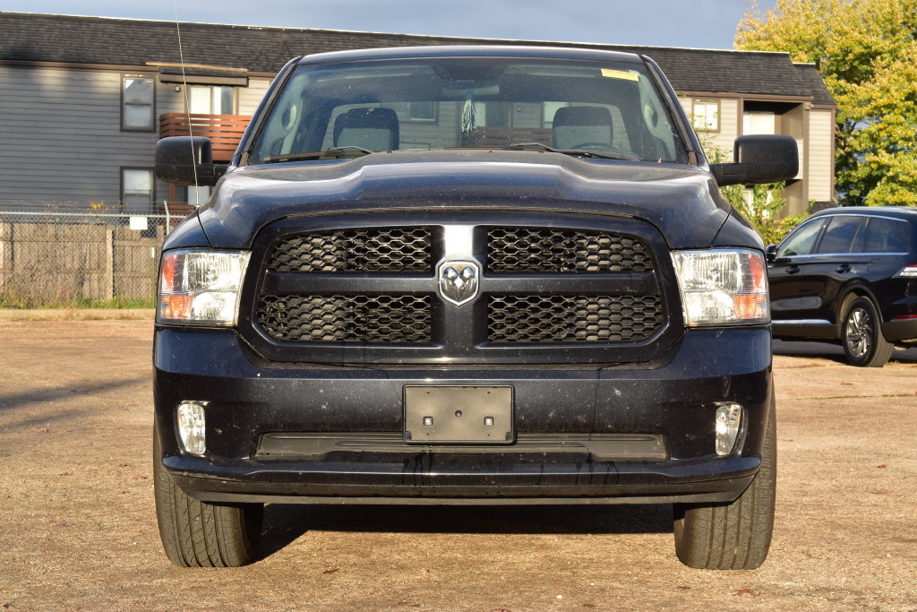 Used 2018 RAM 1500 Express w/ Express Value Package AWD/4WD image 2