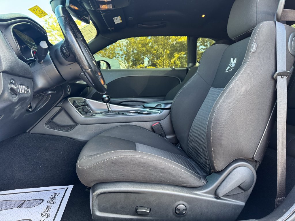 Used 2022 Dodge Challenger R/T Scat Pack RWD image 16