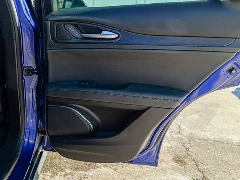 Used 2023 Alfa Romeo Stelvio Sprint image 29