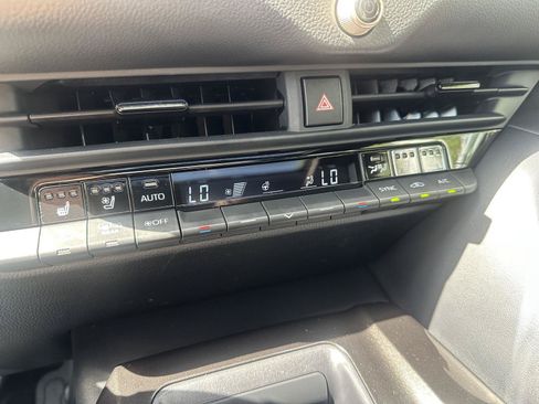 Used 2024 Toyota Crown AWD/4WD image 27