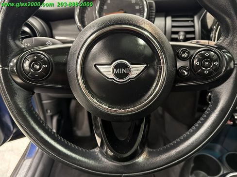 Used 2016 MINI Cooper 4-Door Hardtop image 11
